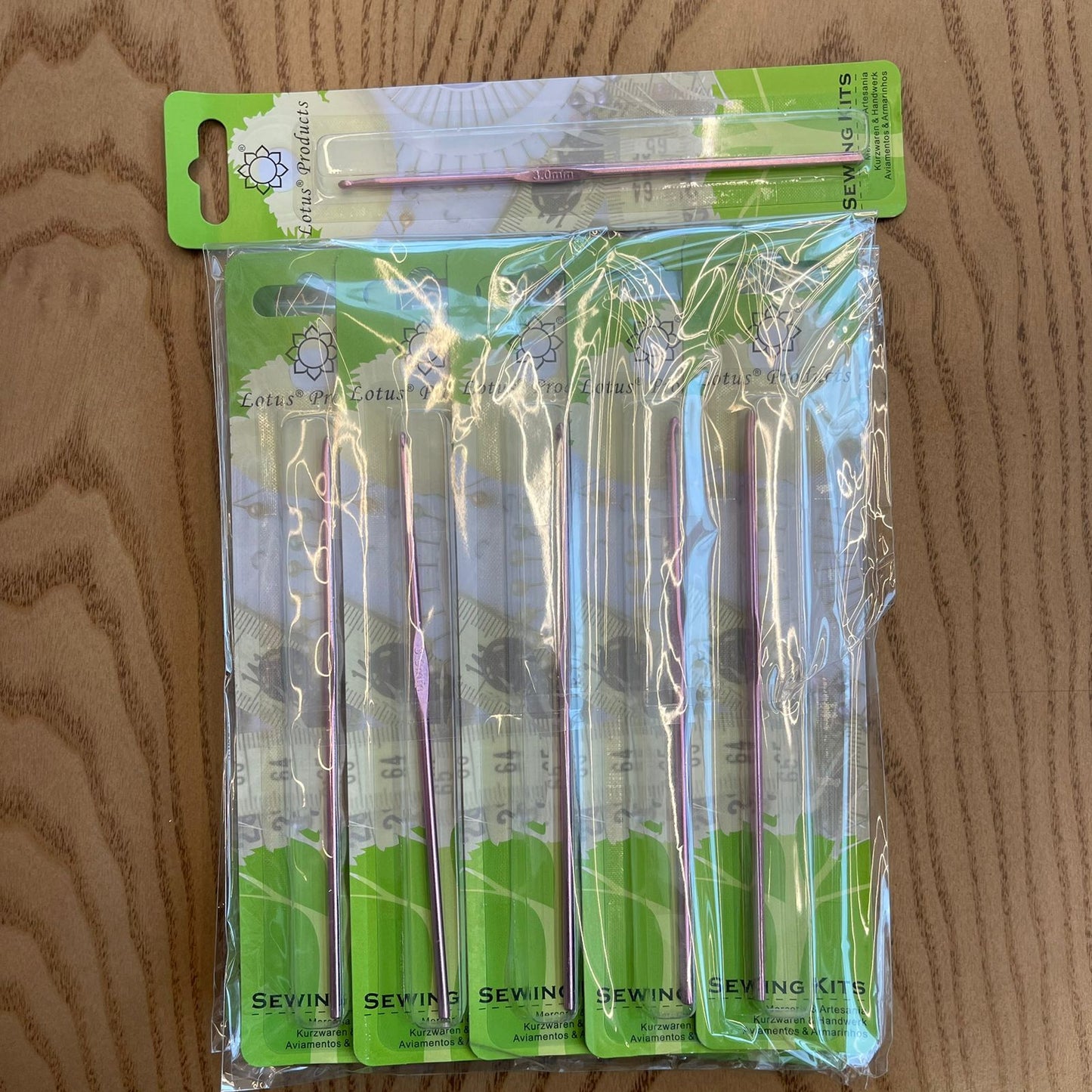 SEWING KITS LOTUS TEPESTRY NEEDLES;5CRD/PKT 3MM